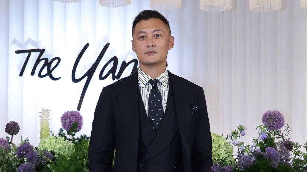 42岁余文乐近照曝光,面容憔悴黑眼圈严重_工作_因为_王棠