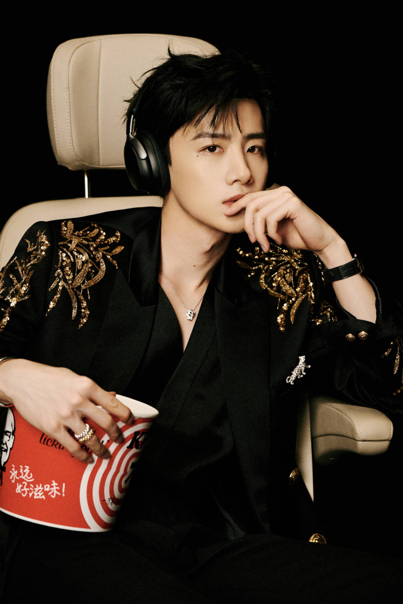 《难哄》开机路透,难哄就别哄了_白敬亭_温以凡_张淼怡