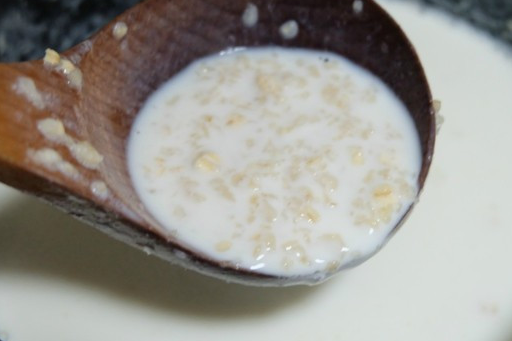 煮一碗好吃又营养的粥,润肠排毒特给力,做法超简单_坚果_燕麦_牛奶