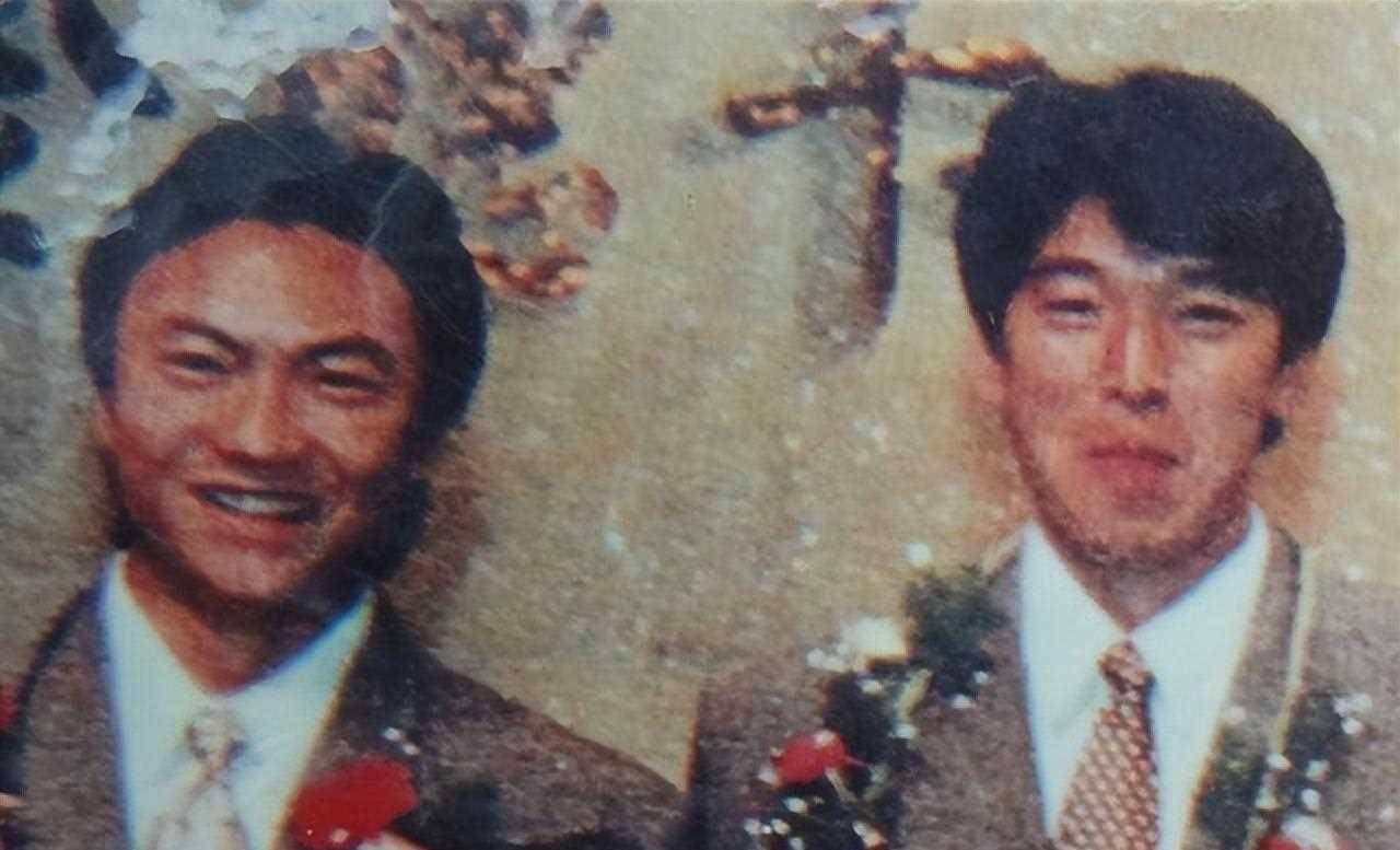 足坛球霸"魏大侠":为救队友挨17刀,娶羽坛女神为妻生活幸福_魏群_故事