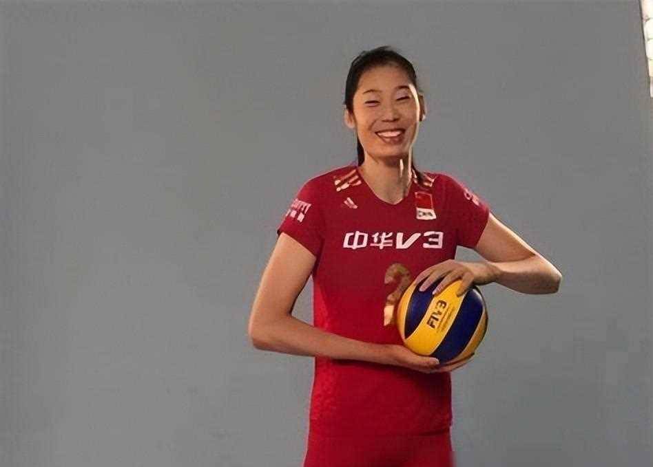 我们体育巨星朱婷,比赛奖金全部拿来还清家债,家人为她操碎婚事_生活