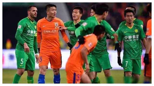 戴琳揭秘鲁能外援中卫:一幕揭示顶级水平,与韦世豪风波揭秘!