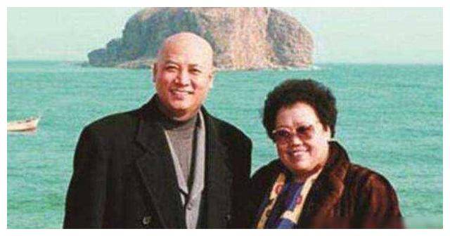 77岁的陈丽华身体不佳,唐僧无子嗣,遗嘱揭示品德:三动人的遗言_迟重瑞