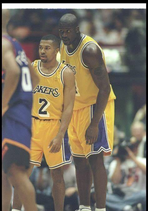 湖人五冠成员,为救女儿重回洛杉矶,退役后却差点被暴揍_比赛_科比