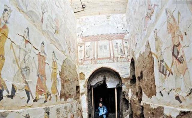 壁画,一对人首鸟身兽正展翅翱翔,专家:它有宗教含义_形象_神兽_高洋