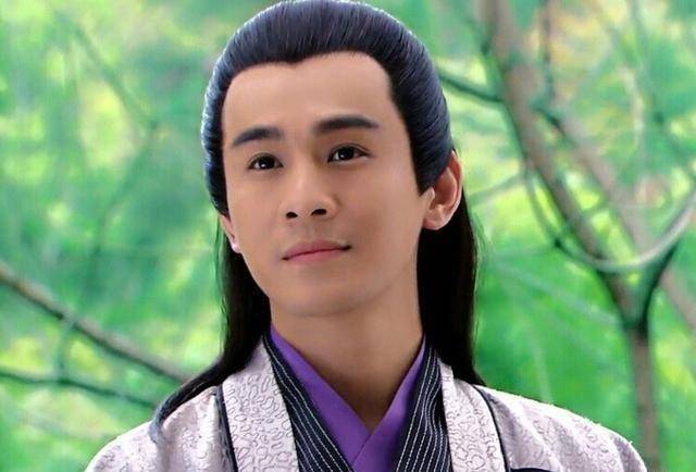 除此之外,乔振宇在《古剑奇谭》中的表演非常出色,扮演了欧阳少恭一角