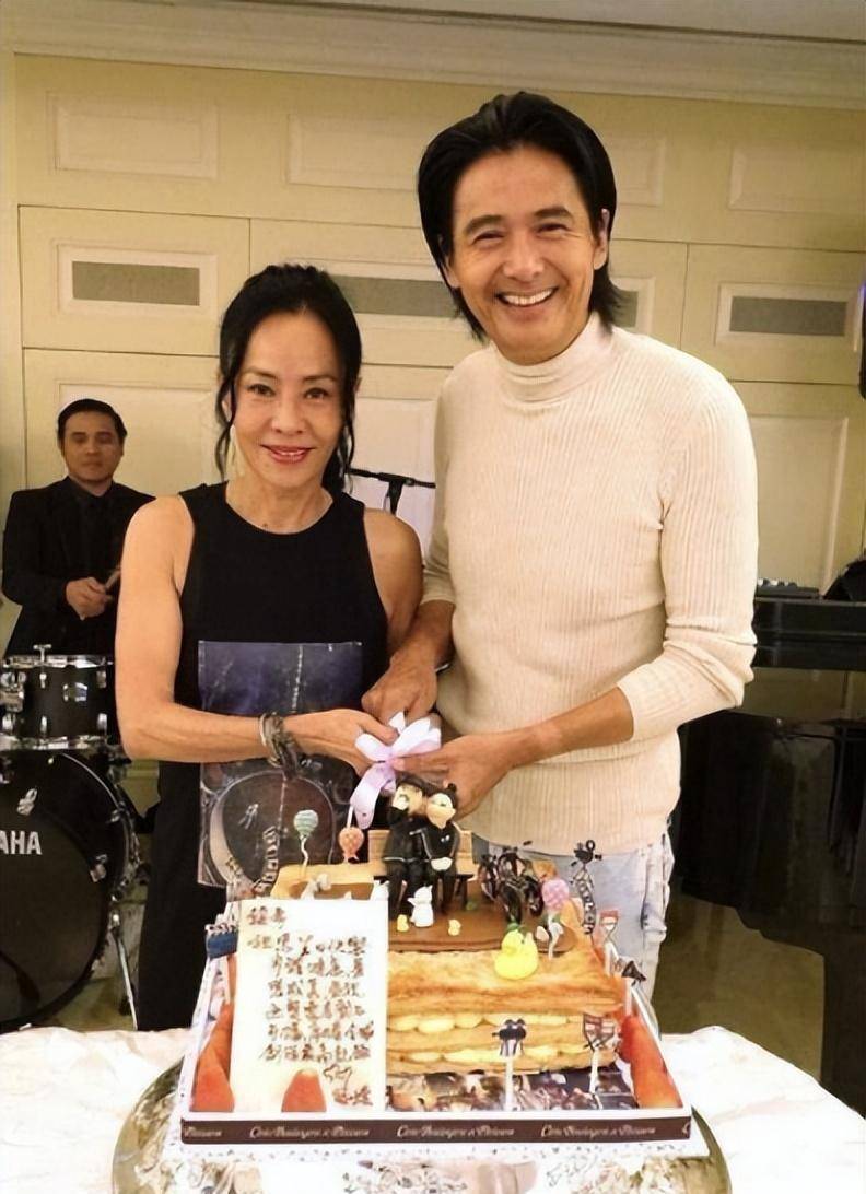 36年后再看陈荟莲,才懂周润发为何对她太心疼,人生太传奇_母亲_生活