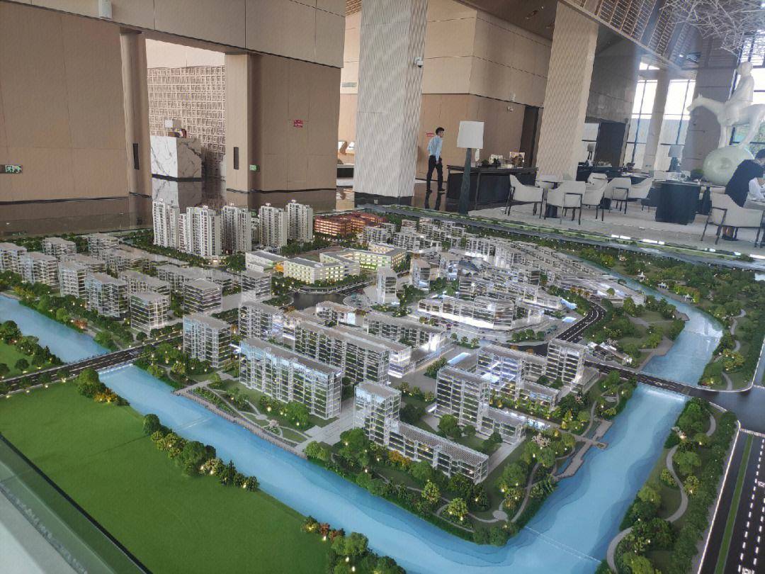 周边设施周边商业:荣融生活广场周边景观:金枫公园,王港公园周边公园