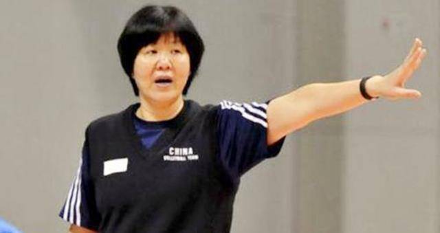 1998年天才女排不辞而别赴美深造,郎平痛哭,宣布她被永久除名