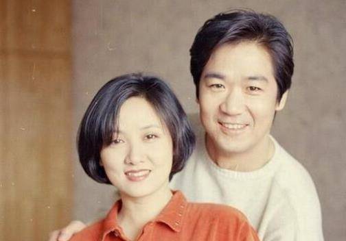 "邓婕:为丈夫张国立终身未育,年过半百却儿女双全_王熙凤_孩子_张默