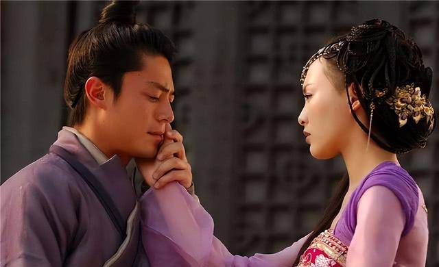 胡歌与唐嫣合作的4部影视剧,《繁花》竟排第二,第一名堪称封神_胡佳