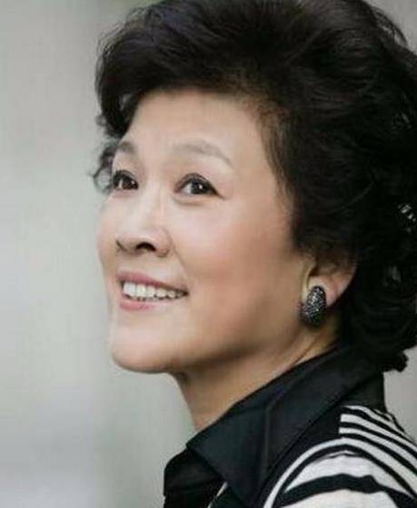 优秀演员宋春丽,为拍戏终生未生育,年逾花甲才当上了母亲_孩子_丈夫