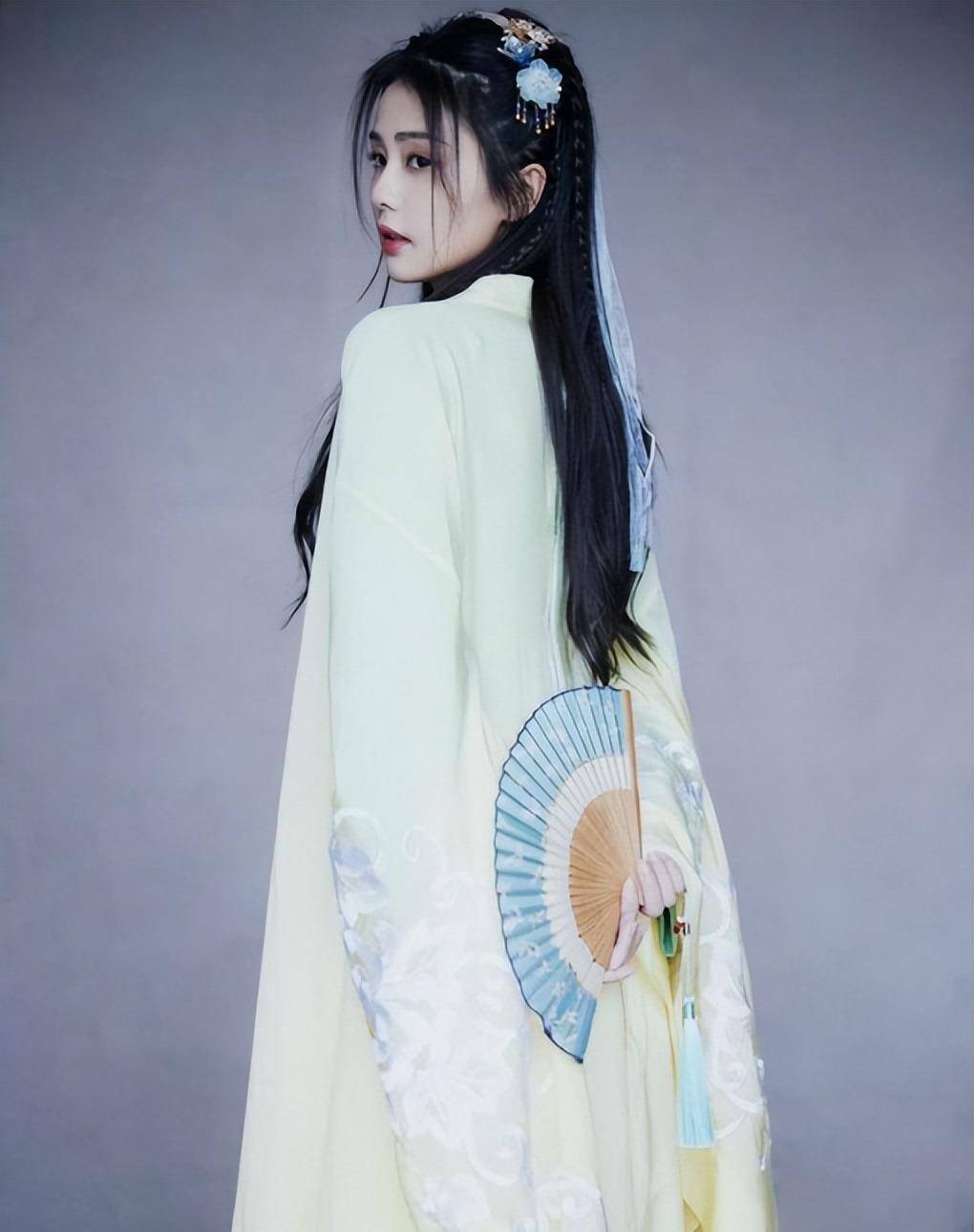 于正捧都捧不红的她,却因跑男中走红,于正为什么要放弃白鹿?