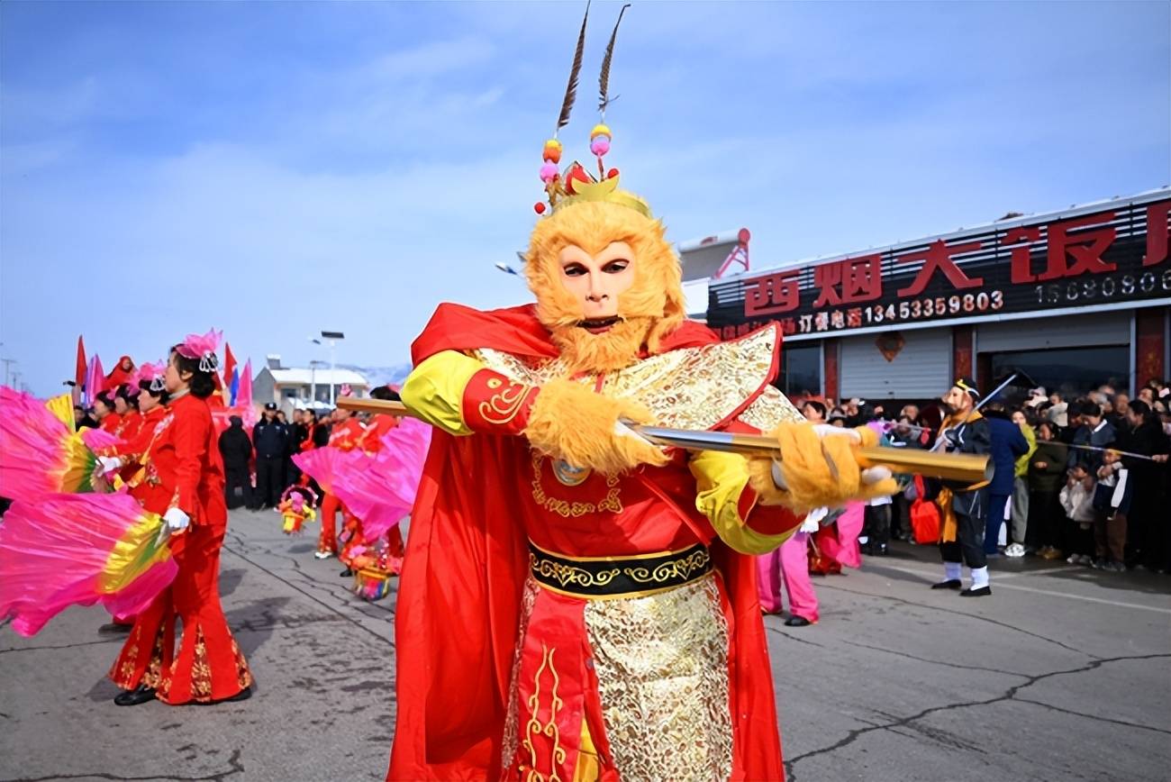 盂县西烟镇2024年元宵节街头文艺汇演异彩纷呈_表演_李忠勇_队伍