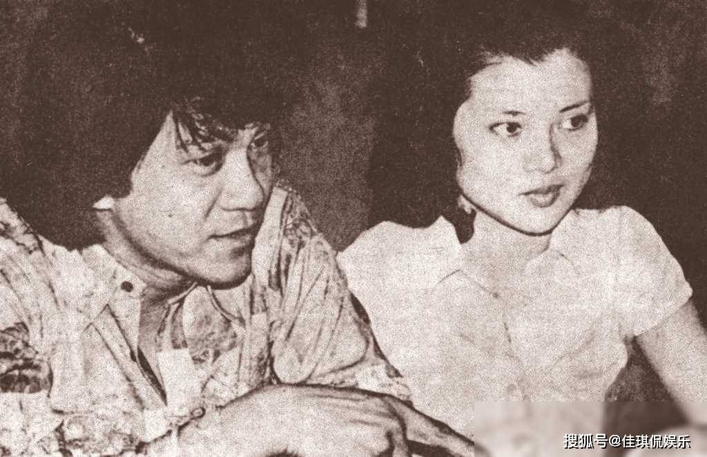 83岁金牌司仪何守信露面,风度翩翩容颜不老,难怪当年迷死汪明_爱情