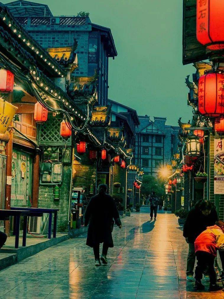 藏于秦岭深处的一座古镇,徽派古建筑美不胜收,景美