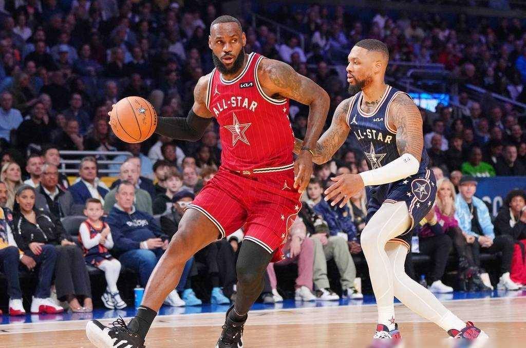 全明星正赛:利拉德大显神威,砍下39分,詹姆斯半场因伤退赛,_比赛_部队