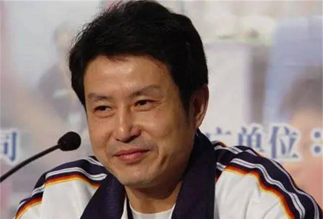 女排名帅陈忠和:和郎平亦师亦友,前妻意外离世,二婚娶女排队员_李东红