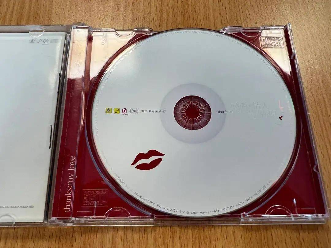 55岁黄品源再婚俄罗斯钢琴家,妻子长相显老身材高大,相差24岁!