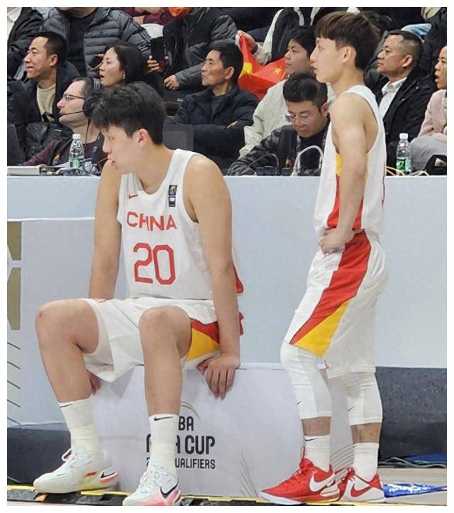 杨瀚森暴扣惊出姚明表情包,终结王哲林统治,周琦也该上位了!