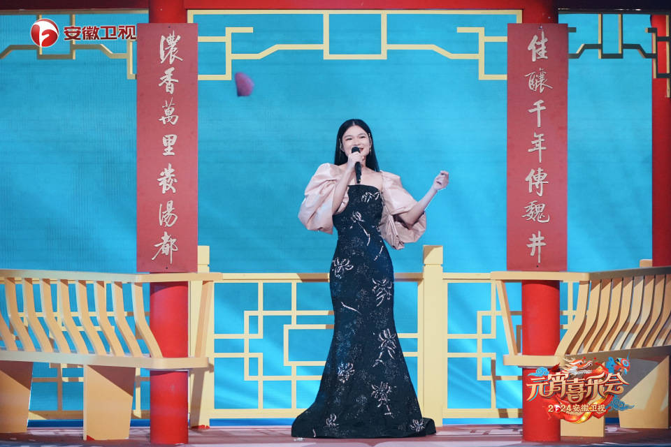 带来极具风格的《no way》;声线辨识度极高的戴荃继续带来意境悠远