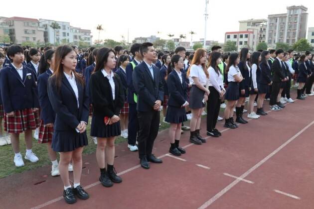 开平市金山中学隆重开学典礼,获各界点赞_学子_年级_梁力航
