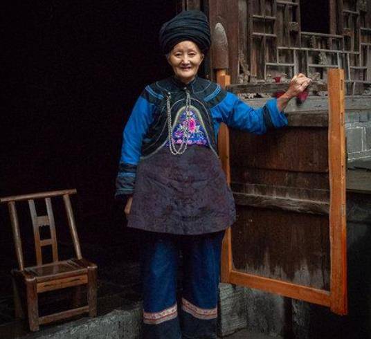 湘西"最美压寨夫人",生10个娃守寡64年,94岁容貌