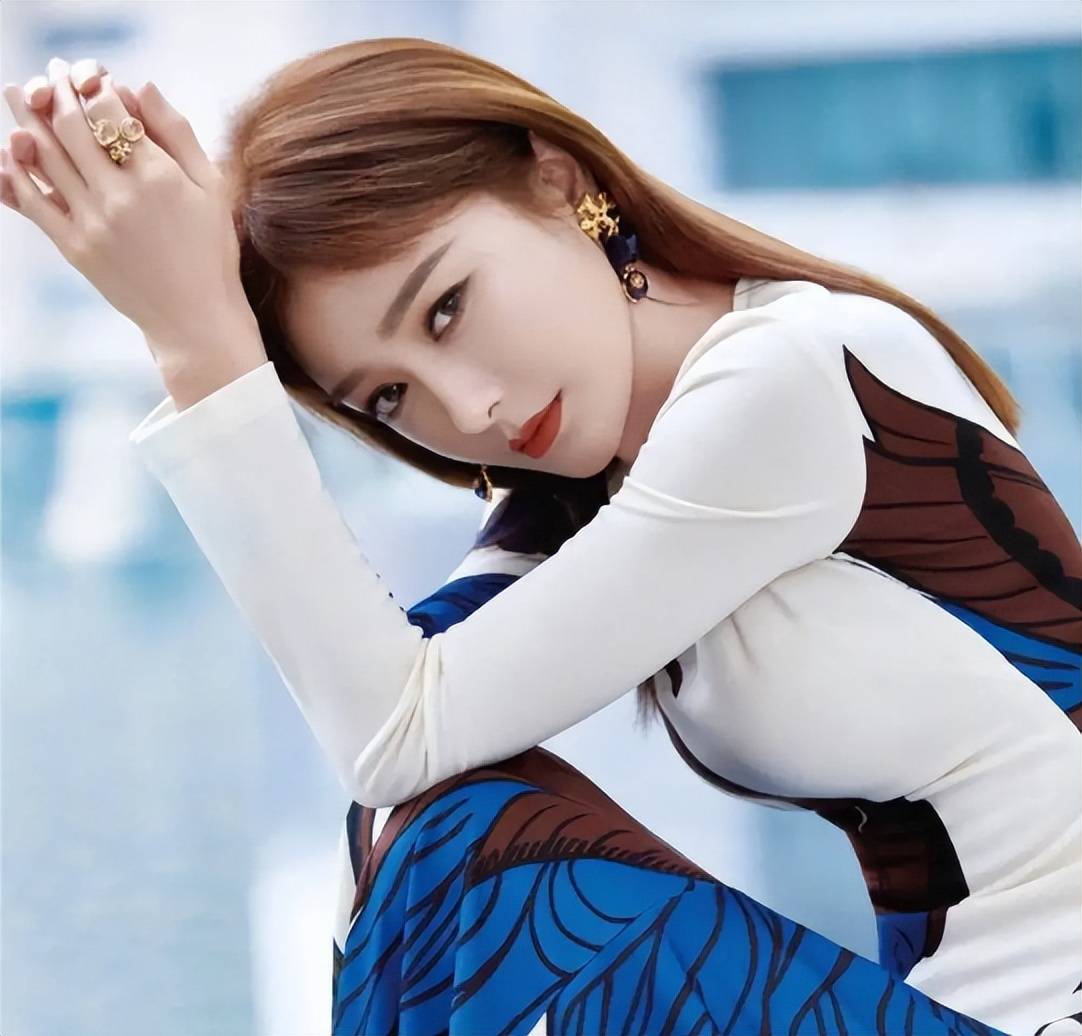 秦岚晒染发照,姐姐实在太美了,可惜情路坎坷_关系_恋情_生活