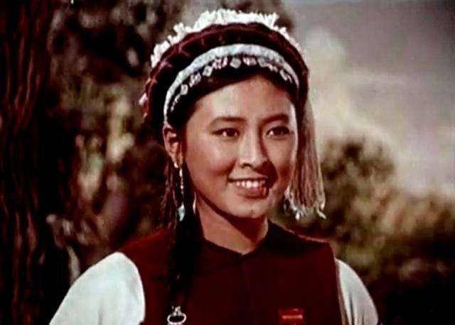 这两部电影拍摄的都是云南故事,其中《阿诗玛》是云南彝族传说故事