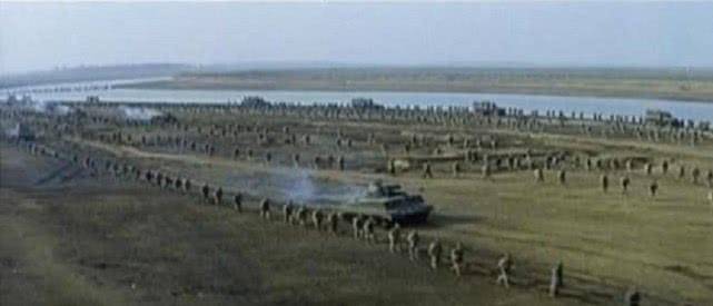 拍一部电影,出动三个现役将军,13万士兵,血浆用了