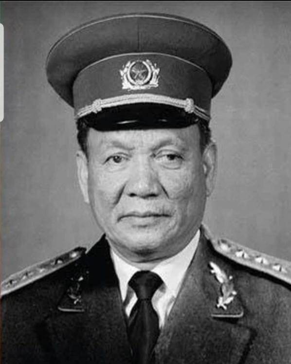 越南唯一一位军人国家元首去世,曾带兵灭南越,打民柬占领金边_黎德英