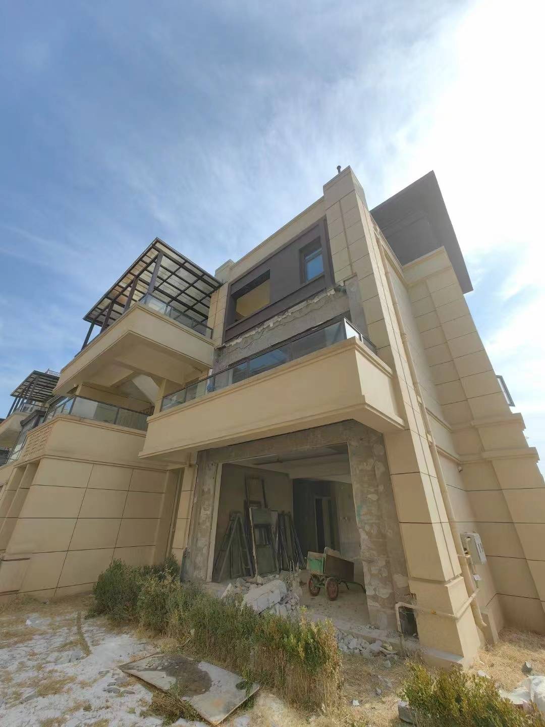 泰安国悦·半山九里216㎡下叠墅工地实拍_布局_工作_手头