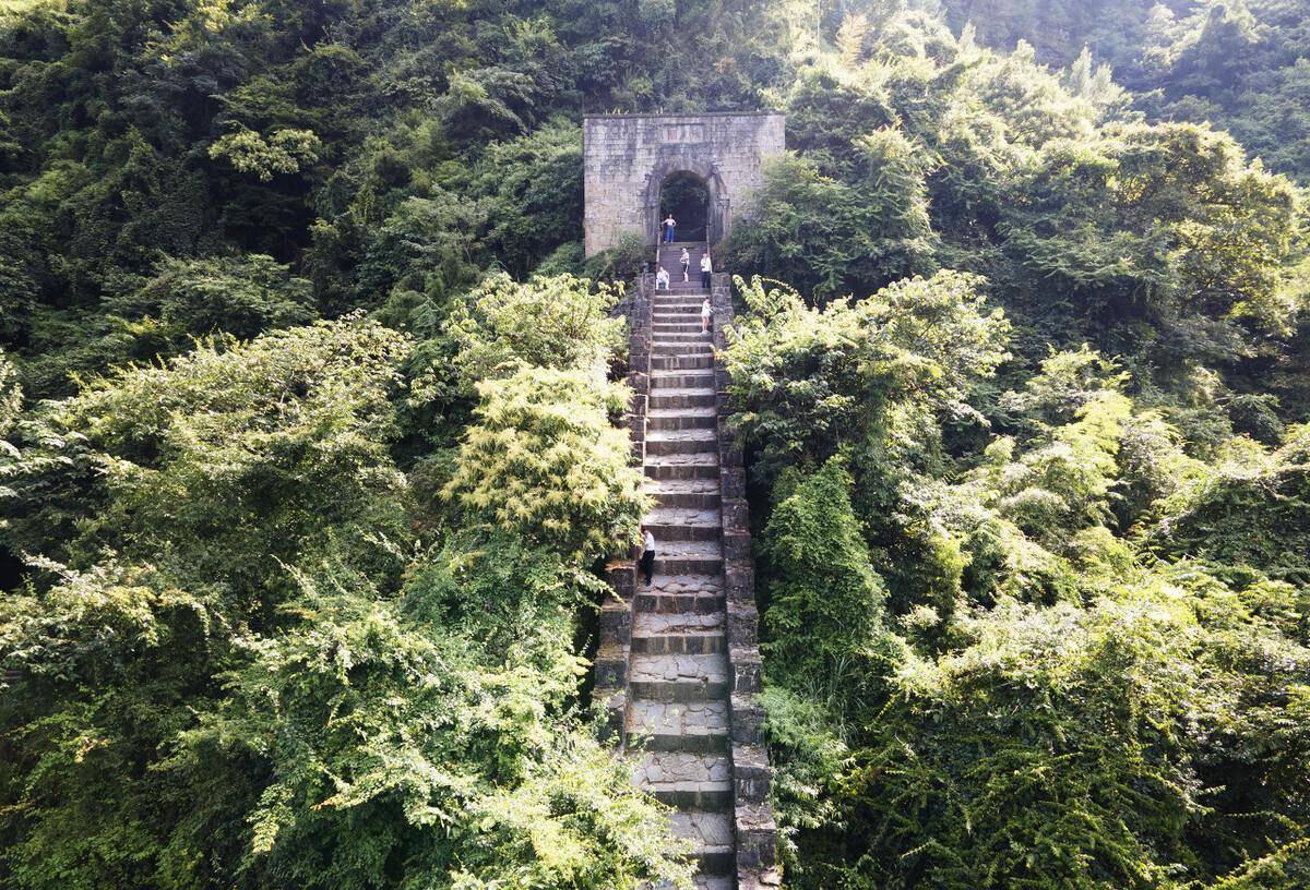 1600年大明"天下围攻":24万大军点燃海龙屯毁灭之焰_刘綎_播州_李化龙