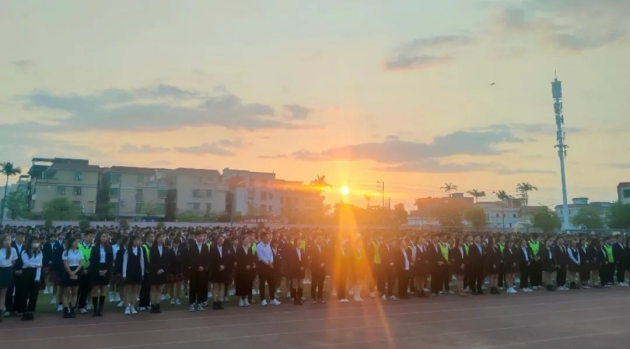 开平市金山中学隆重开学典礼,获各界点赞_学子_年级_梁力航