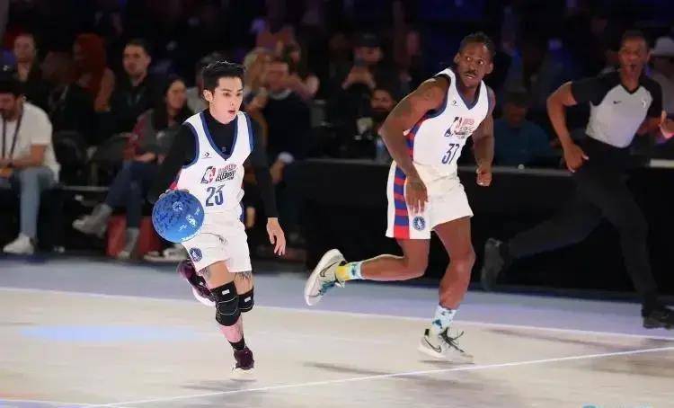 王鹤棣在nba全明星名人赛21分钟砍下18分助队友逆转获胜_领域_得分