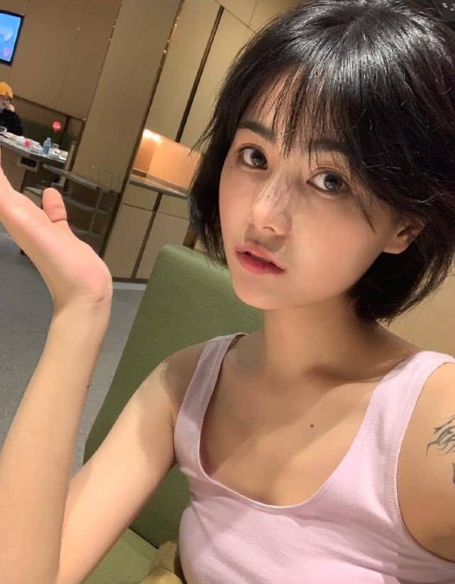 意外卷入张超劈腿风波,金晨霸气回应:怎么屎盆子都往我身上扣呢!