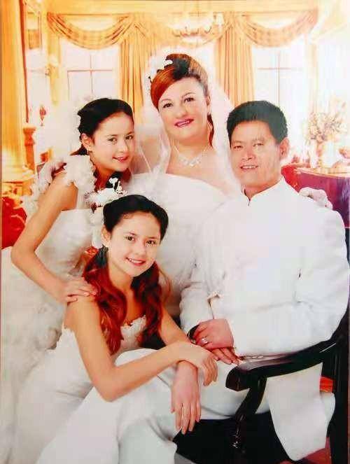 山东穷小伙娶外国富家女,克服文化差异,如今双胞胎女儿成模特_邓忠