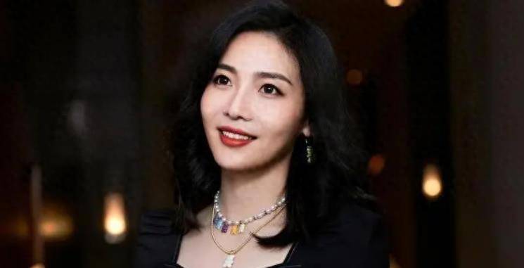 魏秋月晒海南过年视频,与家人幸福时光充满母爱_排球_生活_家庭