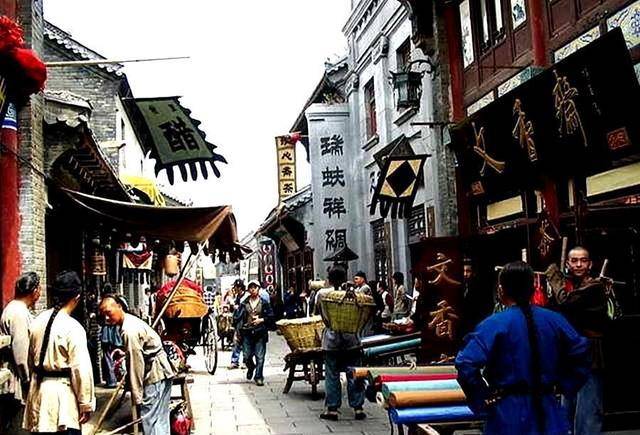 明朝城镇经济的发展,促成许多市镇,是它们奠定了沪杭