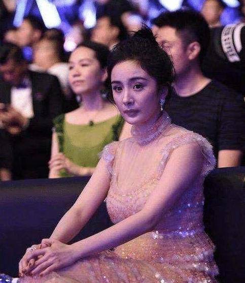 杨幂初中时为何无人敢表白?