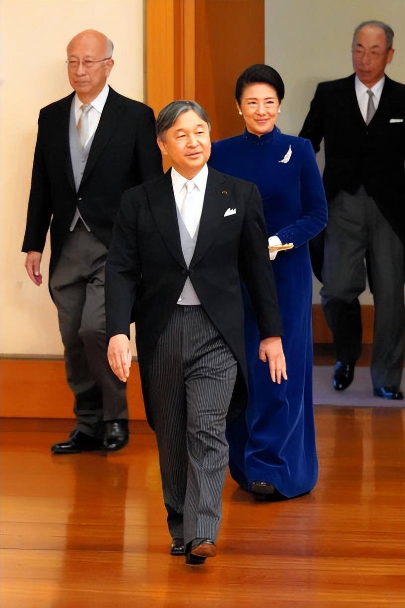 二,德仁天皇64岁生日官方照而在生日官方照中,爱子公主没有露面,仅仅