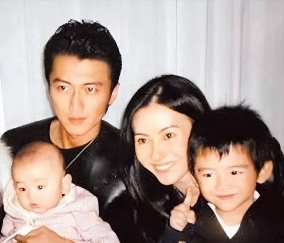 "富婆"小林青霞:当年"照片门"曝光后,事业受损为何还这么有钱_谢霆锋