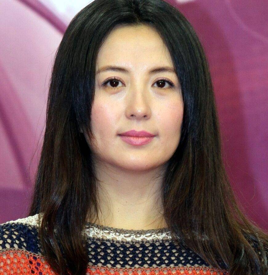 辞掉电视铁饭碗,当演员,这4位前电视主持人,有人火了,有人糊了_倪萍