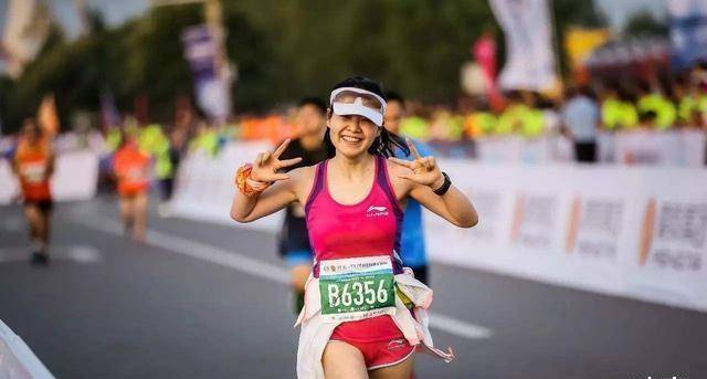 为得老板赏识,马拉松夺冠,亚军:从没见过她,原来是靠作弊_比赛_罗茜