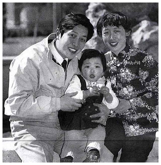 唐国强国内淘金,妻儿国外花,残疾儿子婚恋忧心._生活_责任_挑战