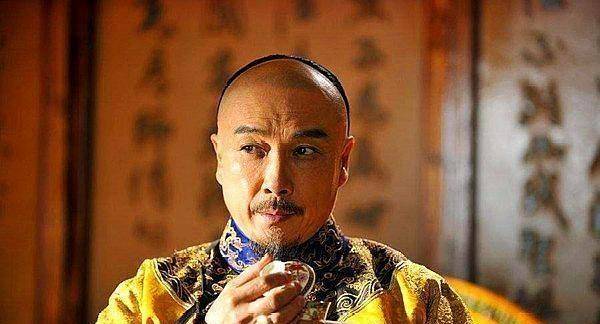 康熙63岁生的一个儿子,因年龄小被乾隆当弟弟养,三朝皇帝都宠他_兄弟