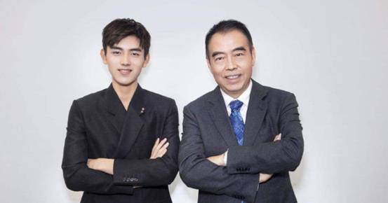 还有明星郑爽,也想要进入这个所谓的京圈,后来就爆出了,郑爽和冯小刚