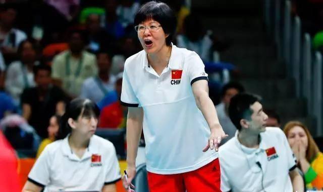 女排"铁榔头"郎平:经历三段感情,离过婚,56岁再遇灵魂伴侣_白帆_王育