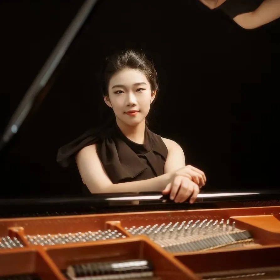 15岁天才少女李昕昱"致敬经典"钢琴独奏音乐会_演出_曲目_中国