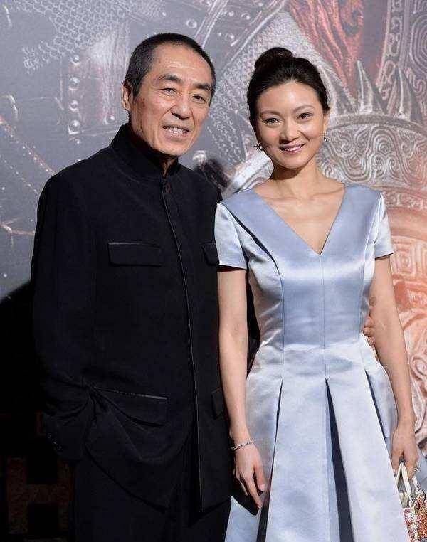 张艺谋小31岁娇妻晒照庆生!